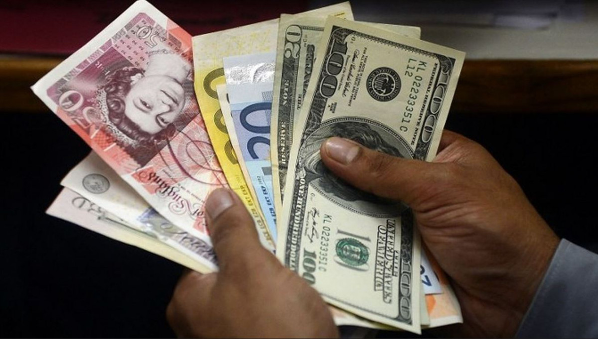 डलरको भाउ बढेको बढ्यै