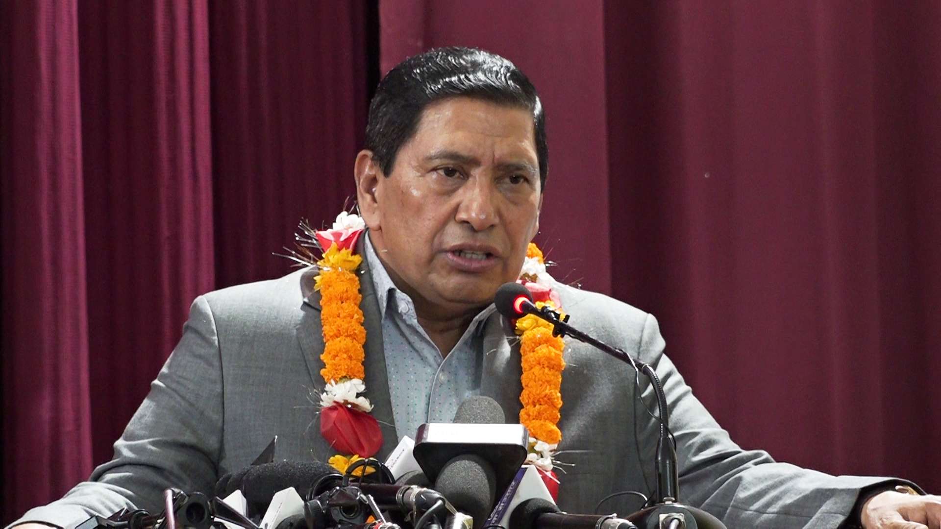 माओवादी सरकार बनाउने र गिराउने दाउमा छैन : उपाध्यक्ष श्रेष्ठ