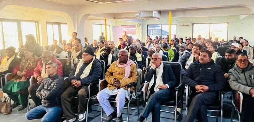 एमाले लगायत पार्टीबाट ५६ जना नेकपामा प्रवेश, प्रचण्ड–नेपालले गरे स्वागत