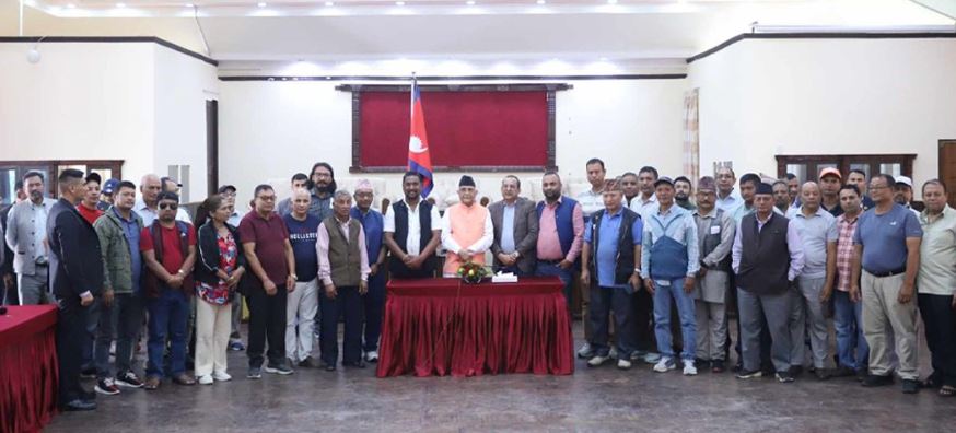 २० मिटर जग्गा छोड्नुपर्ने भनेर फैसला गर्ने सर्वोच्चका न्यायाधीशलाई महाअभियोग लगाउन माग