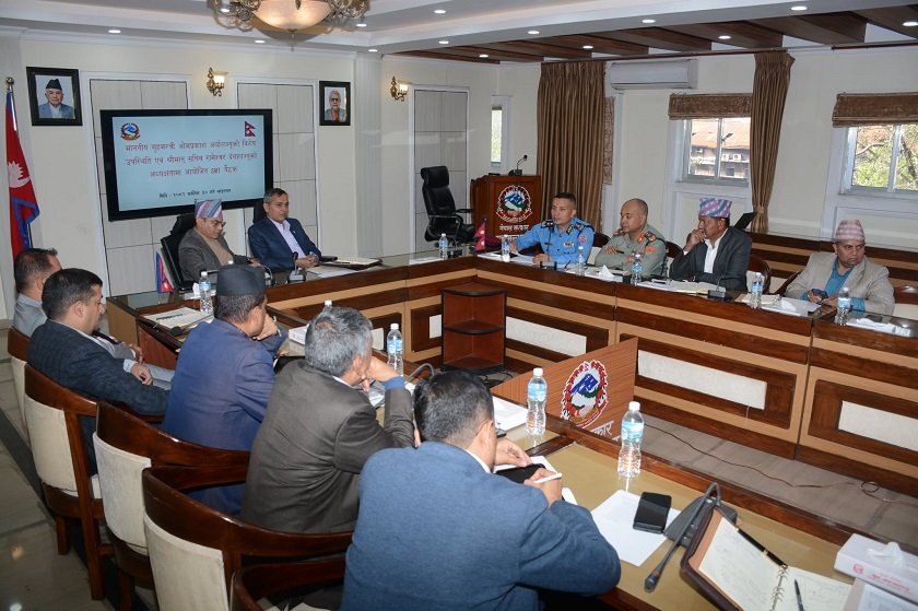 न्यायको अनुभूति हुनेगरी काम गर्न कर्मचारीलाई गृहमन्त्रीको निर्देशन