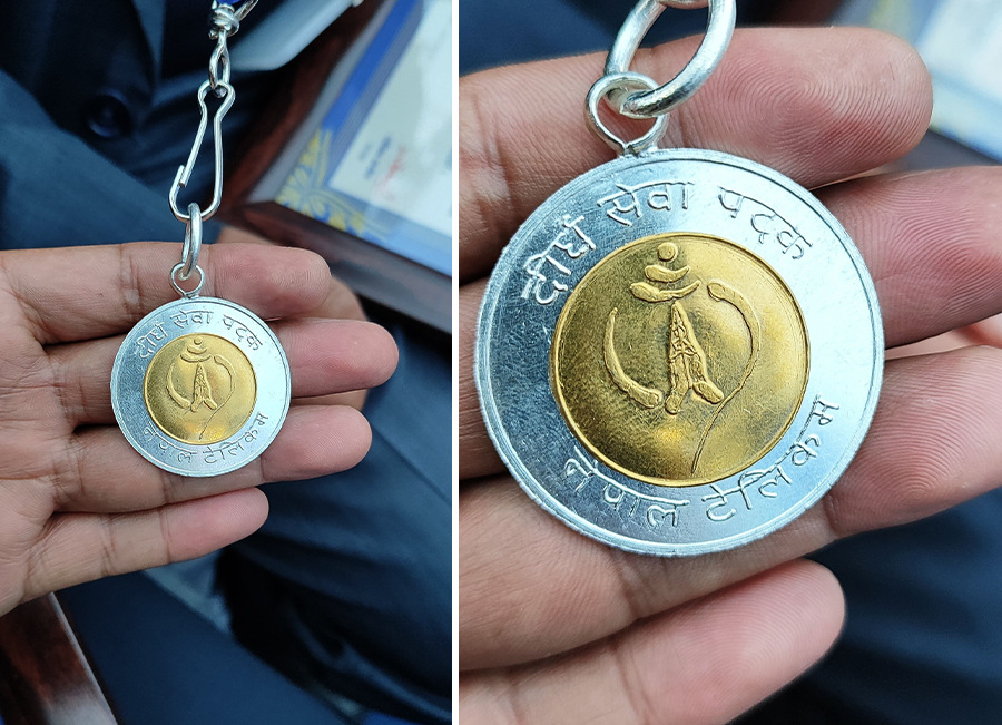टेलिकमका २०१ कर्मचारीले पाए ५ ग्राम सुन र २ तोला चाँदी मिश्रित पदक