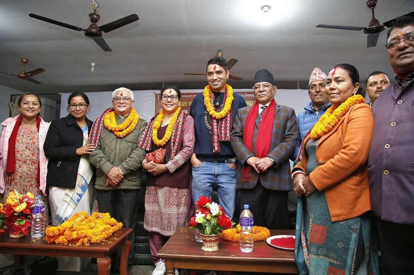 एकीकृत समाजवादी चितवन उपाध्यक्ष तामाङ,प्रदेश सदस्य तिवारी लगायत माओवादी केन्द्रमा प्रवेश