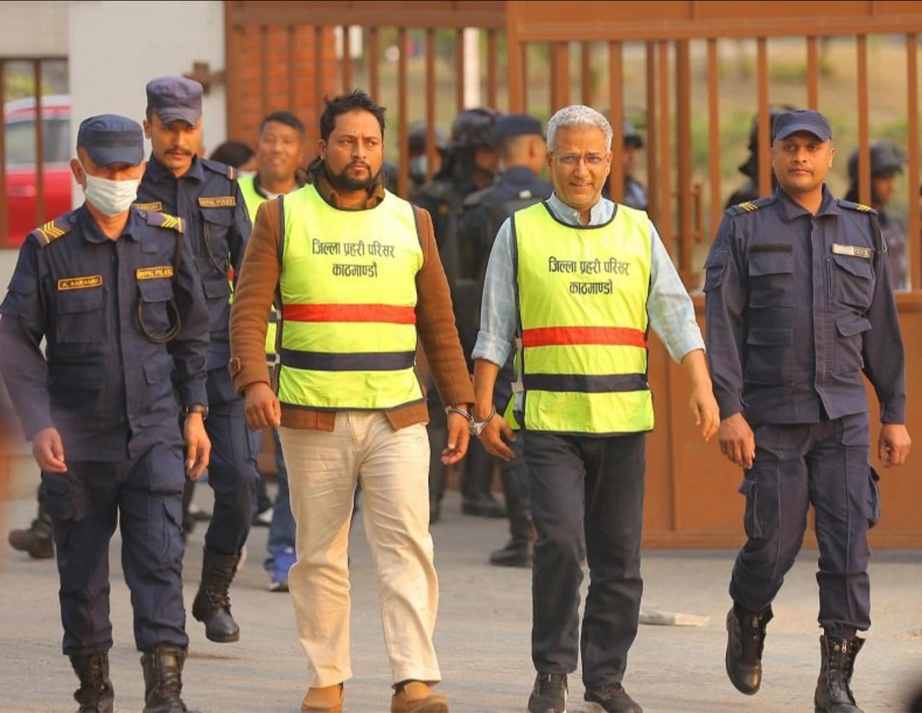 मिश्रलाई गैरकानुनी थुनामा राखिएको भन्दै सर्वोच्चमा निवेदन