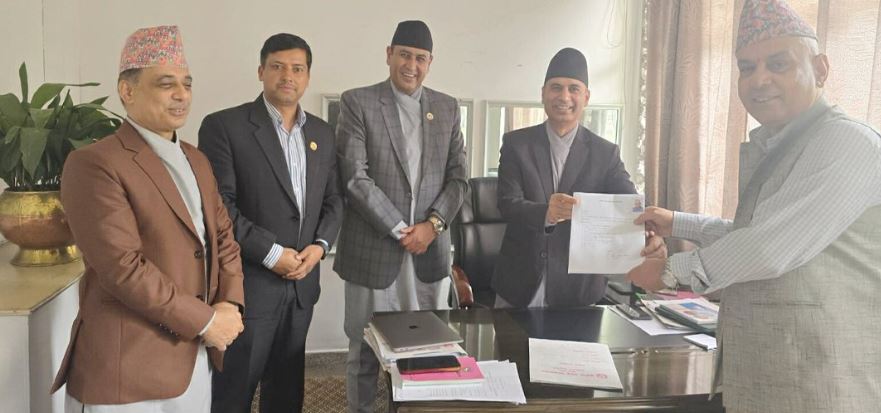 संसदीय सुनुवाइ समितिको सभापति पदमा रामहरिले गरे मनोनयन दर्ता