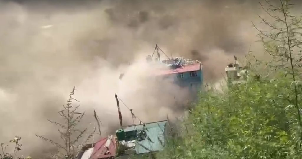 भोटेकोशी बाढी धादिङको गल्छी पुग्यो, उद्धारका लागि तीन हेलिकप्टर परिचालन