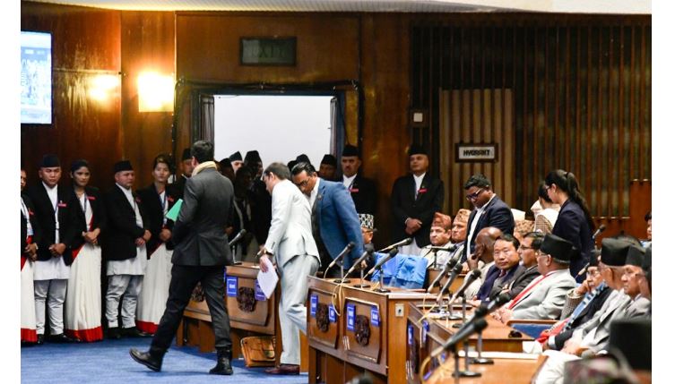 बहिष्कार गरेर निस्किएका रास्वपा सांसद प्रतिनिधिसभा बैठकमा फर्किए