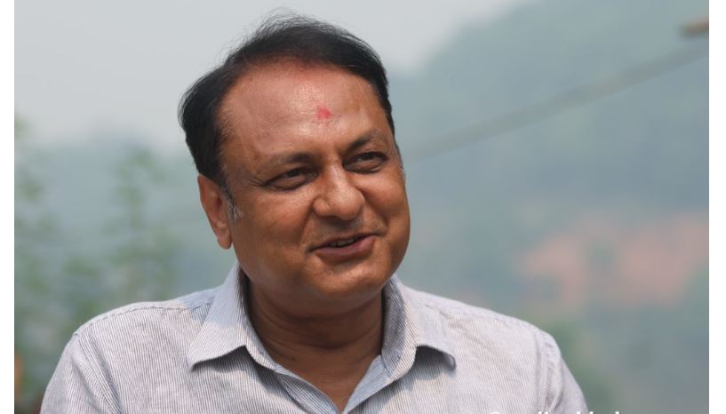 सर्वेन्द्र खनालले गरे एमाले छाडेको घोषणा