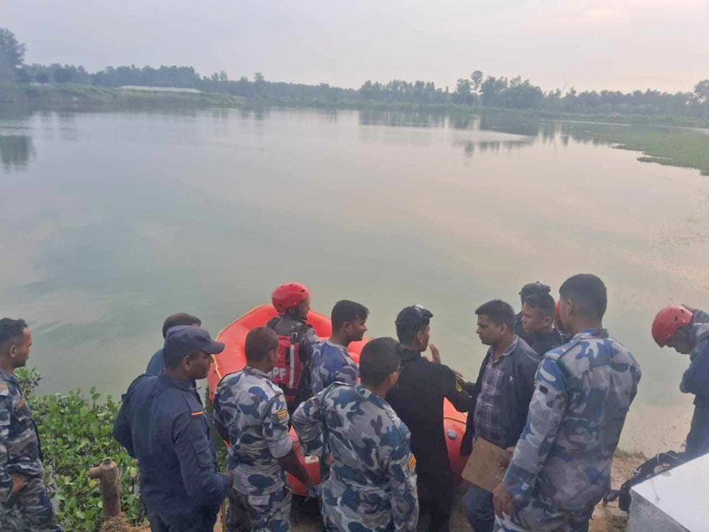 सर्लाहीमा पोखरीमा डुबेको कारबाट २ जनाको शव निकालियो