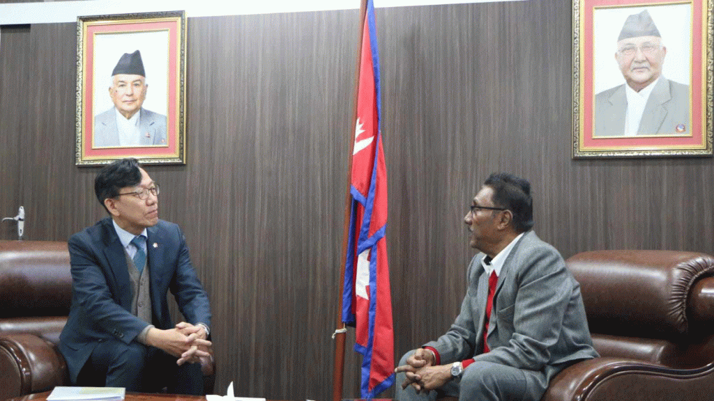 कोरिया जान परीक्षा उत्तीर्ण गरेका सबै नेपालीलाई लैजान राजदूतसँग श्रममन्त्रीको आग्रह