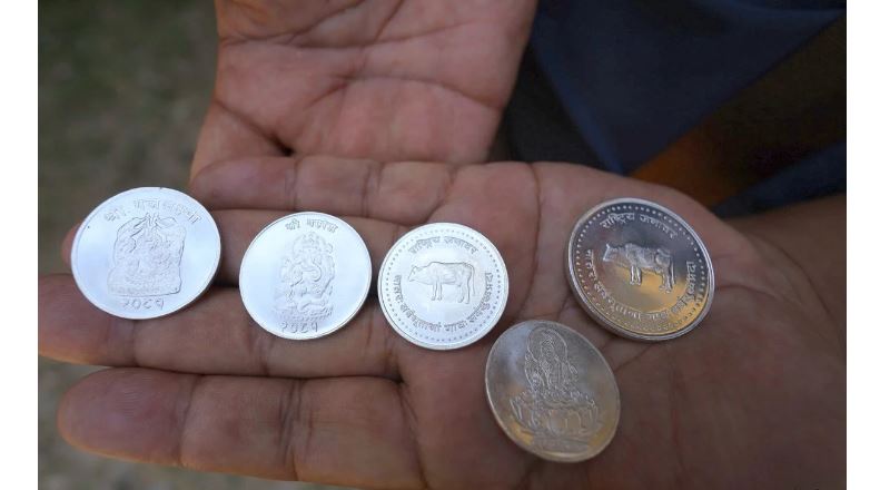 तिहारका लागि चाँदीका सिक्का बिक्री सुरु
