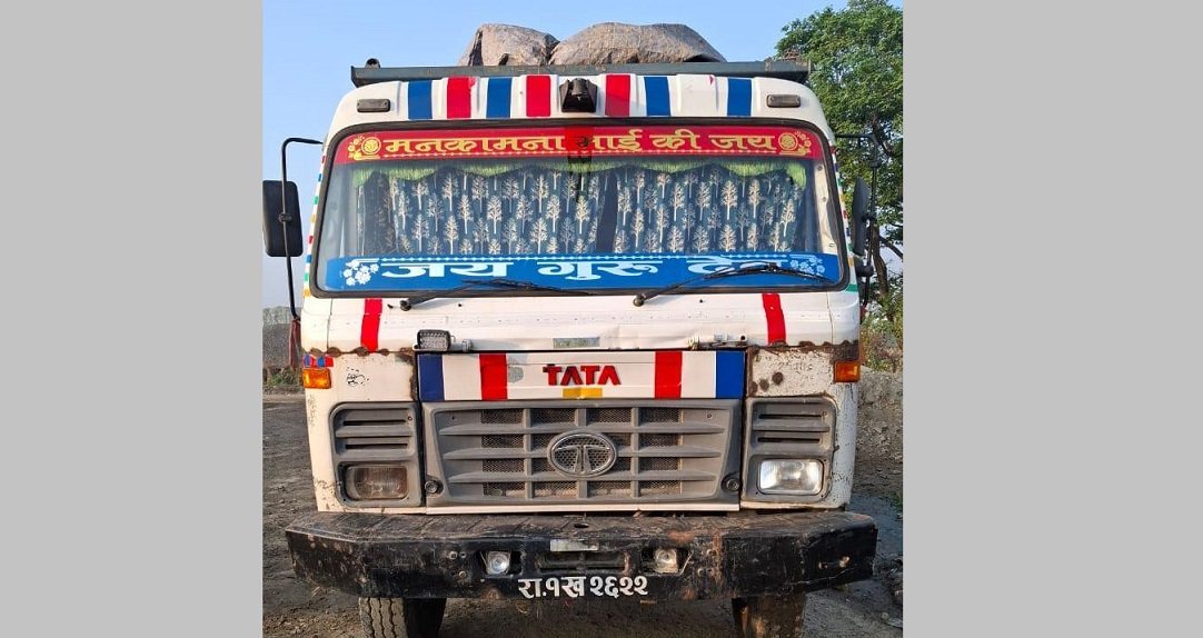 तीनकुनेमा  मोटरसाइकललाई ट्रिपरले ठक्कर दिंँदा एकको मृत्यु