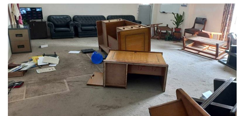 त्रिविका रेक्टरको कार्यकक्षमा नेविसंघले गरे तोडफोड