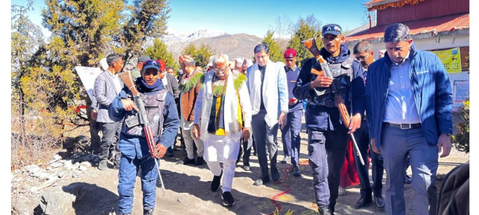 भारतीय ऊर्जामन्त्रीद्वारा मुक्तिनाथमा पूजार्चना