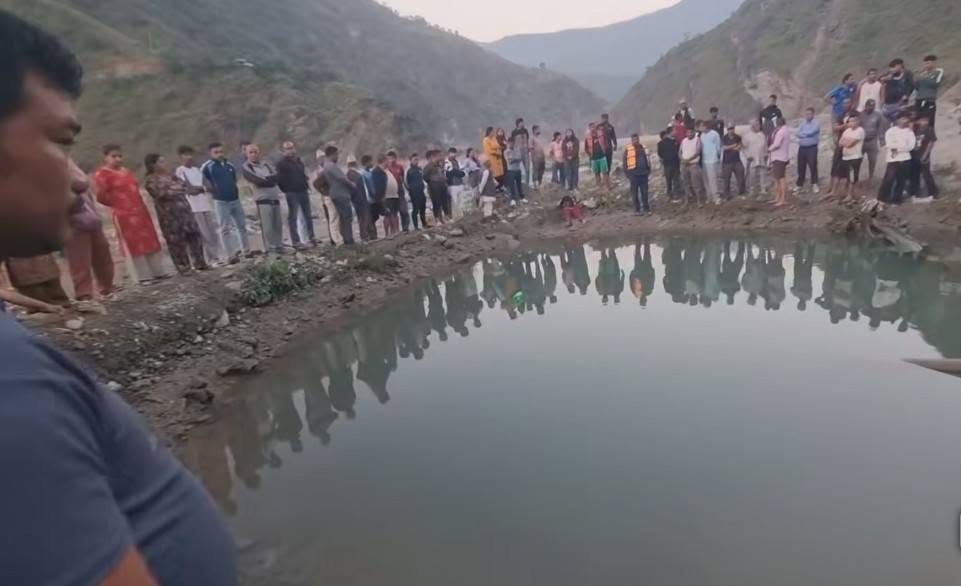 नुहाउने क्रममा डुबेर आमाछोरीको मृत्यु