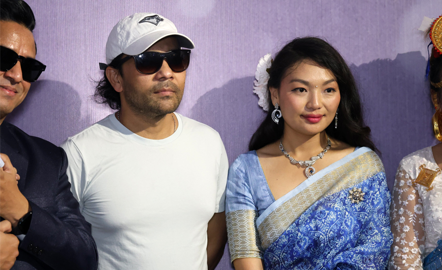 यशकुमारले ल्याए मर्मस्पर्शी प्रेमकथा ‘आँखा बन्द गरेर’