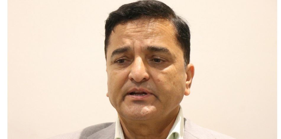 खाली कागजमा सांसदको हस्ताक्षर संकलन गरिएको छ, आवश्यकता अनुसार प्रयोग हुन्छ : भट्टराई