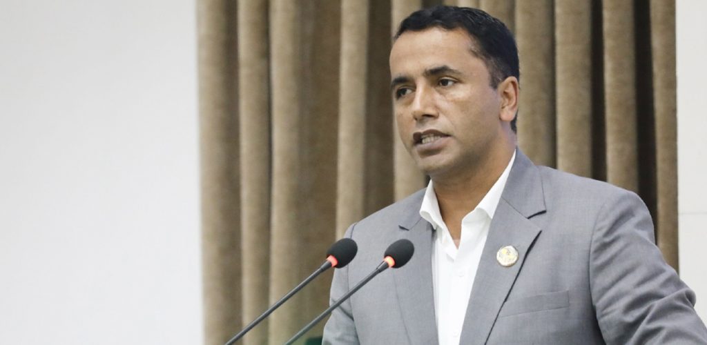 सरकार प्रश्नबाट भाग्न मिल्दैन, प्रधानमन्त्रीले जवाफ दिनुपर्छ : प्रमुख सचेतक दुलाल
